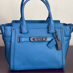 Original Coach handbag, blue color, size 27